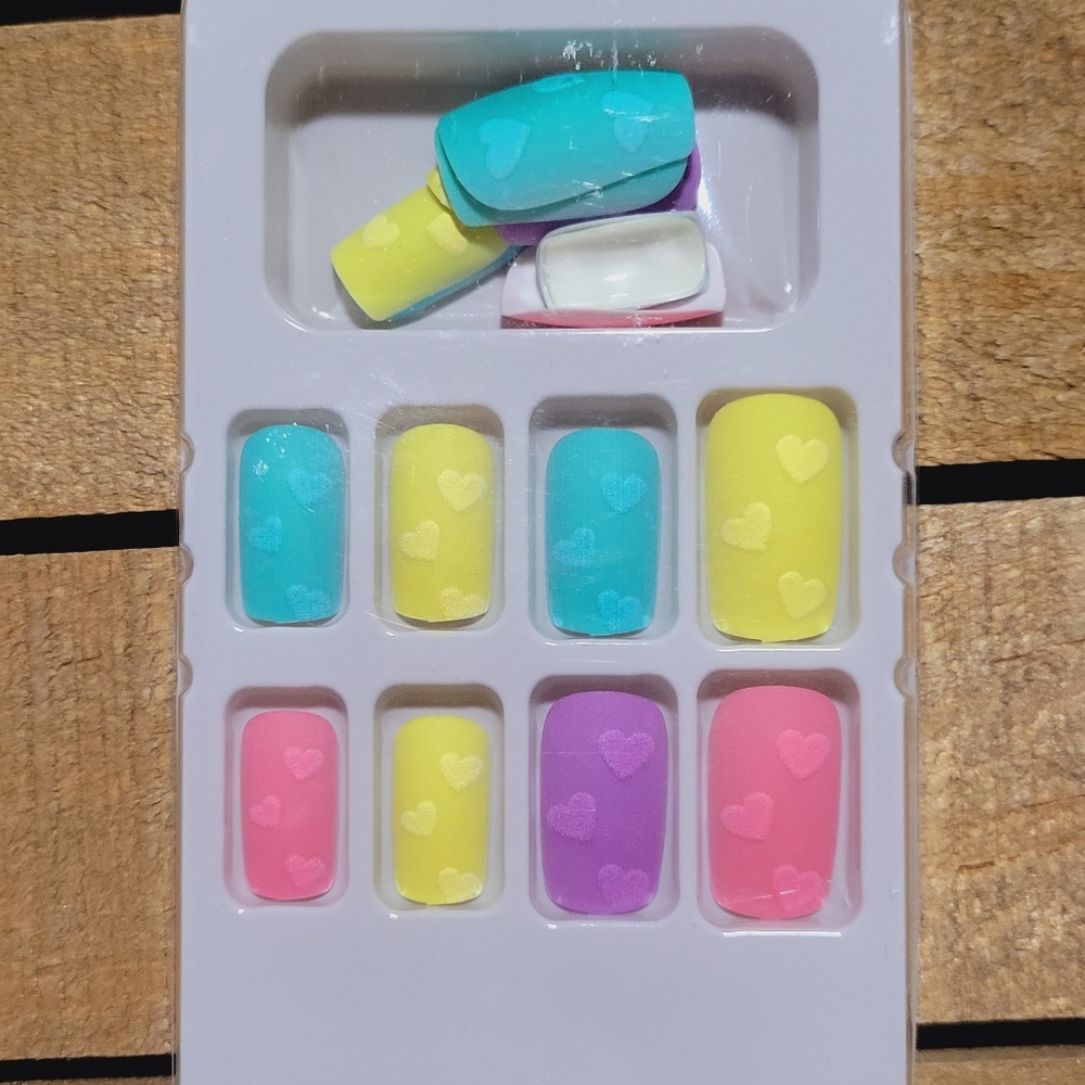 Boutique Press On Nails